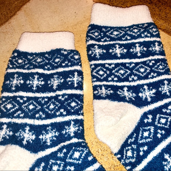 Winter Socks ❄️ - Picture 2 of 2